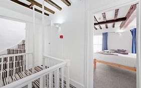 Cosy 3 Bedroom House In The Heart Of Canterbury